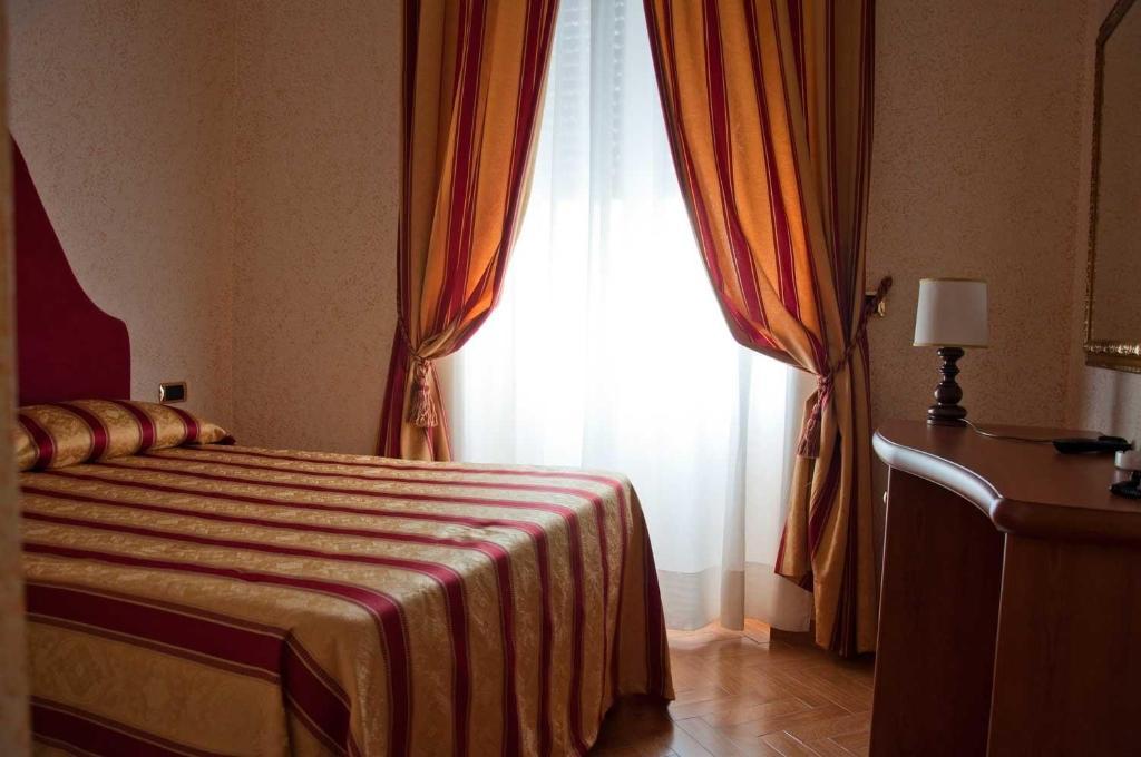 Hotel Brignole جنوة الغرفة الصورة